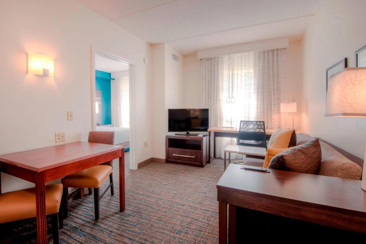 By Marriott Crabtree Valley Hotel Raleigh