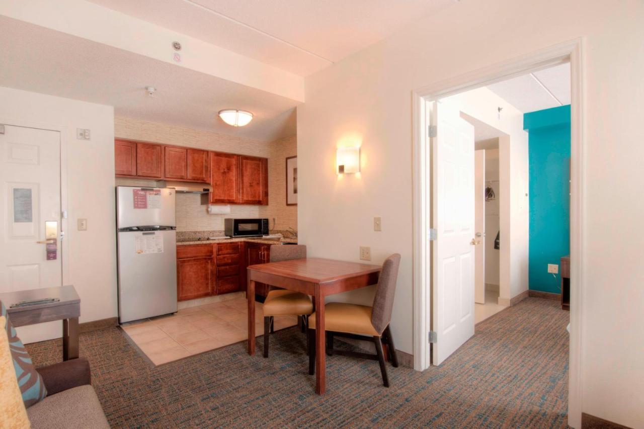 By Marriott Crabtree Valley 2* Raleigh