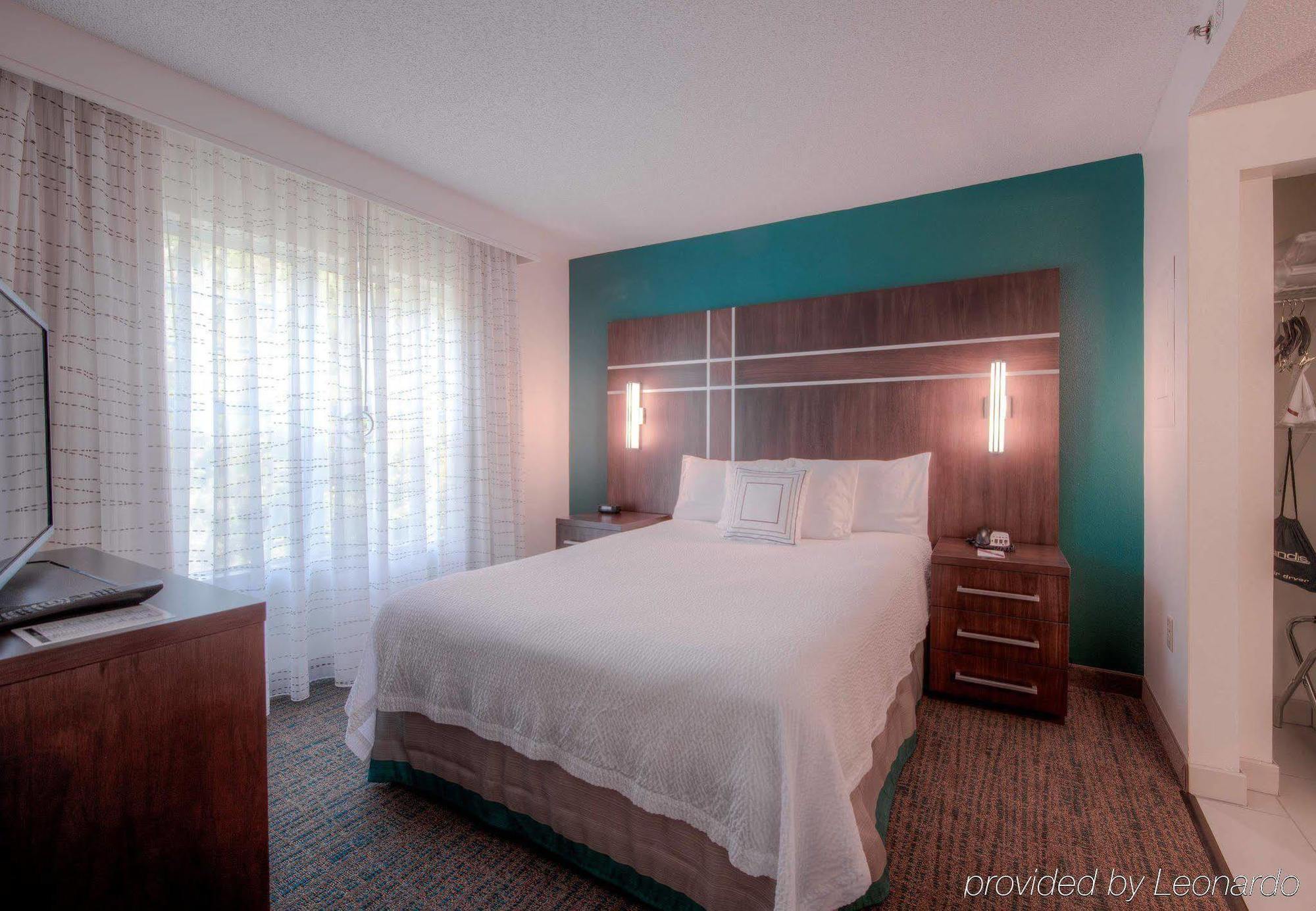 By Marriott Crabtree Valley 2* Raleigh
