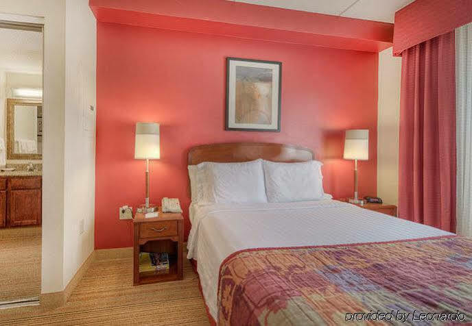By Marriott Crabtree Valley 2* Raleigh